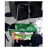 Scotts deluxe Broadcast Spreader, seller code Z3