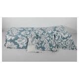 Full/queen size bed set, comforter, dust ruffle