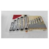 Tools, includes 5 piece ratcheting box end wrench