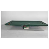 Rubbermaid 10.6 gallon tote with lid