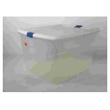 Rubbermaid 60 quart Snaptoppers tote with