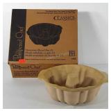 The pampered chef stoneware fluted pan with box