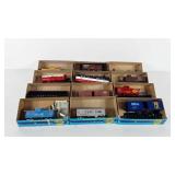 Train miniatures, twelvw boxes of Athearn