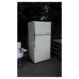 Gibson Refrigerator Freezer, NOTE DOES NOT COOL
