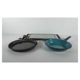 Kitchenwares, includes enameled skillet, pie