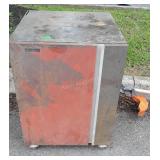 Older metal Shop Cabinet on rollers, 20x21x26"