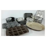 Baking accessories,  includes mini bundt pans, a