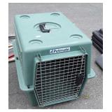 Petmate Carrier, medium size animals