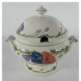 Villeroy and Boch soup tureen, missing ladle,