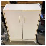 Laminate cabinet, two door with shelves