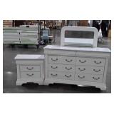 Bedroom Furniture lot, 8 Drawer Dresser with