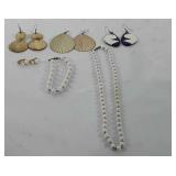 Jewelry, includes four pairs of earrings,