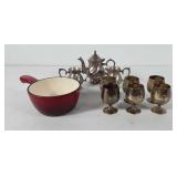 Mixed group, includes small enameled cast iron