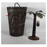 Home decor, metalworks monkey in palm tree statue