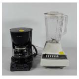 Kitchenwares, includes Hamilton Beach blender and