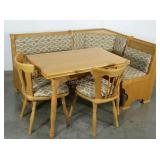 Breakfast nook, needs some work, pads are not