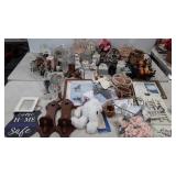 Mixed decor lot, wooden wall sconces, baskets,