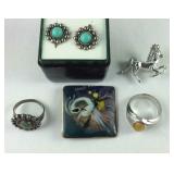 Jewelry, horse brooch, silvertone rings and
