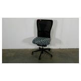 Haworth office chair, armless, adjustable,