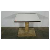 Table, carpeted scratching post base, 20 x 29