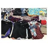 Large lot of ladies clothes, sizes run small, 0,