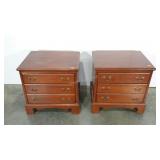 Pair of nightstands, 19 x 25 x 26