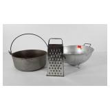 Kitchenwares, shredder, colander and aluminum 10"