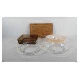 Kitchenwares, includes two pyrex glass pie