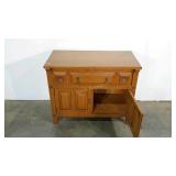 Small server, 19 x 36 x 30, magnet on right-hand