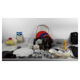 Kitchenwares: cooling racks, roasting pan, lids,