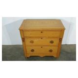Small chest of drawers, 15 x 29 x 28, seller