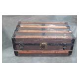 Early flattop Steamer Trunk, missing one leather