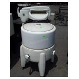 Vintage MW Ringer Washer, in overall good