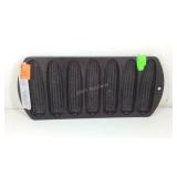 Lodge cast iron cornbread mold 12in