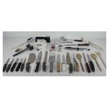 Kitchenwares, includes knives, wooden spoons,