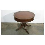 Heritage Henredon round table, 32" diameter, trim