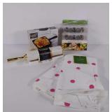 Kitchen ware, Gibson Home mini cast iron