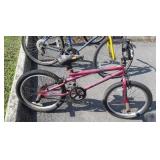 Mongoose freestyle girl bicycle with 20in Wheels,