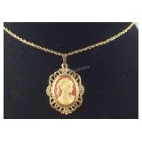 Goldtone cameo necklace 18in