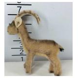 Steiff stuffed ram is missing ear tag