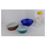 Group of 4 glass kitchen items, 2 Pyrex covered