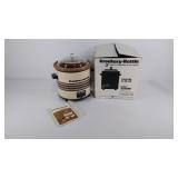 Crock pot, powers up, storage box & cookbook