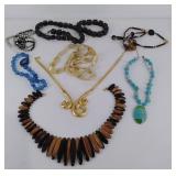 Group of 8 necklaces