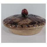 Ceramic pie dish with lid