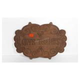 Cast iron wall plaque, reads Give Thanks, 18x13