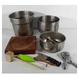 Kitchenwares, includes mixing bowls, butter