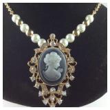 20-22in gray cameo and multi gemstone goldtone