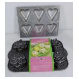 Two aluminum muffin pans