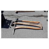 Tools, 2 splitting mauls, 2 Spike driver picks