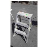 Aluminum 20" Project Step Ladder, used but still
